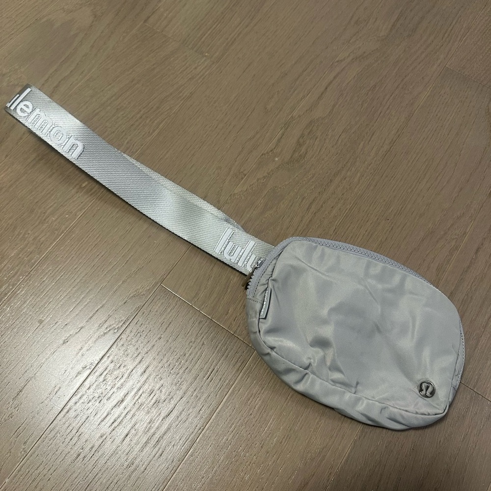 Lululemon Everywhere Belt Bag 1L